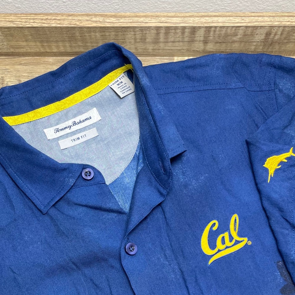 Tommy Bahama Cal Berkeley Tropical Rayon Shirt Mens Medium Trim Fit Blue EUC